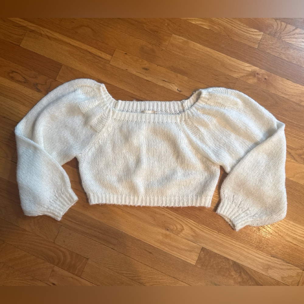 Altar’d State Ultra-Soft Cropped Off Shoulder Cream Sweater / Medium /Excellent